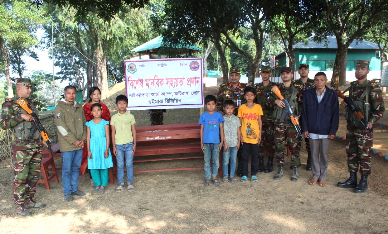 মাটিরাঙ্গা জোনের উদ্যোগে নাইক্যা পাড়া প্রাথমিক বিদ্যালয়ে বেঞ্চ বিতরণ