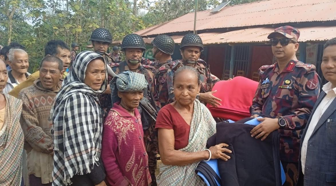 পানছড়িতে বিজিবির শীতবস্ত্র ও শিক্ষা সহায়তা বিতরণ