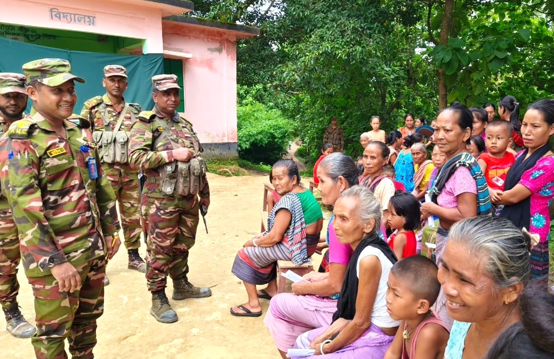 পানছড়ির দূর্গম এলাকায় সেনাবাহিনীর চিকিৎসা সেবা পেল পাঁচ শতাধিক মানুষ