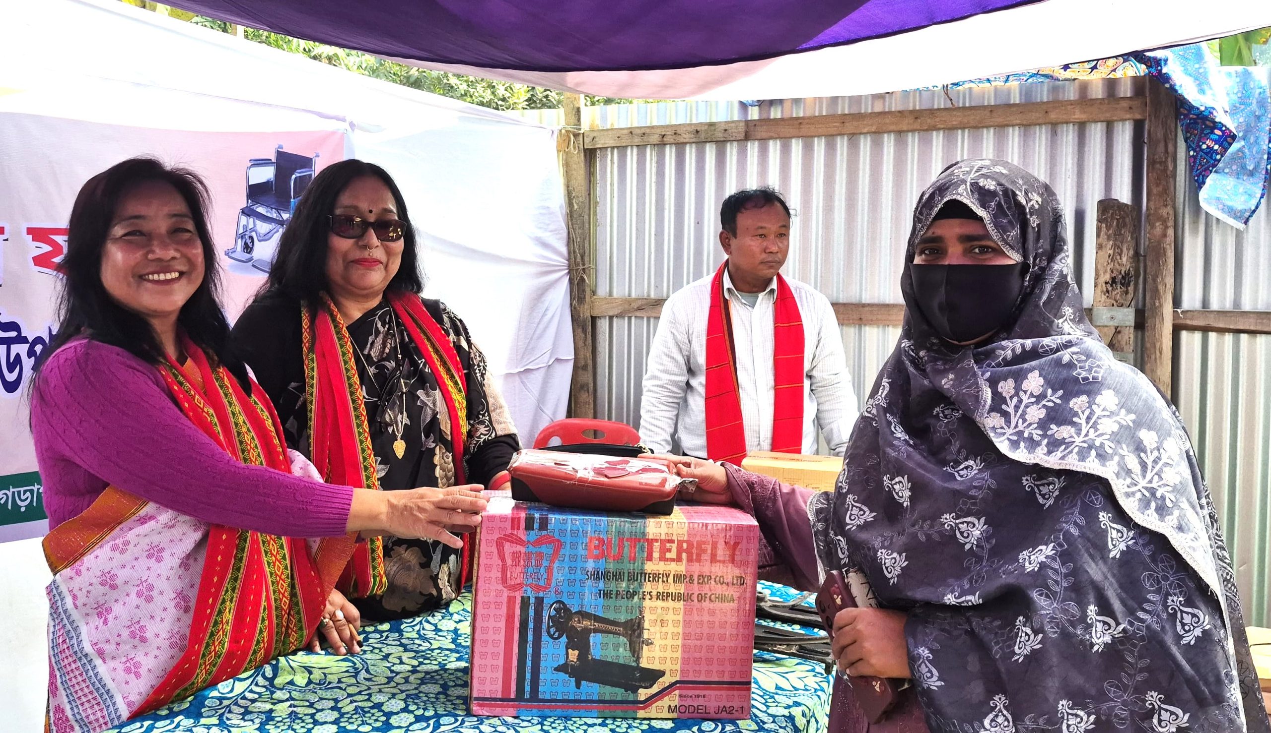 অবসর ভাতায় গড়ার স্বপ্ন: ছয় বছর ধরে পাহাড়ের অসহায়দের পাশে প্রফেসর ফেরদৌসী পারভিন