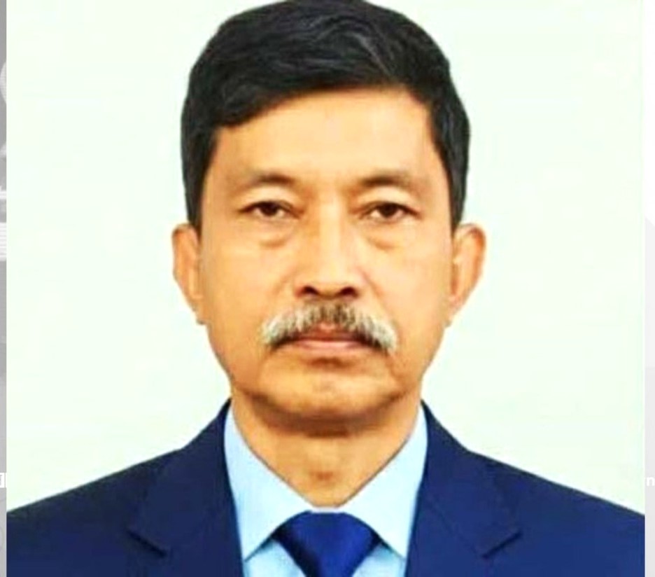 কেন্দ্রীয় শহীদ মিনারে ভাষা শহীদদের প্রতি পার্বত্য চট্টগ্রাম মন্ত্রীর শ্রদ্ধা