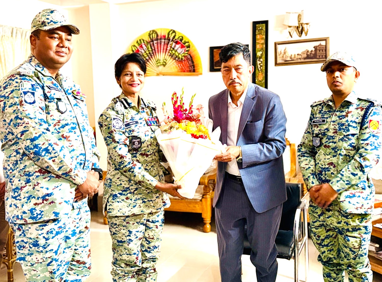 পার্বত্য মন্ত্রীর সঙ্গে এপিবিএন ডিআইজি সালমা বেগমের সৌজন্য সাক্ষাৎ